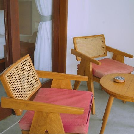 The Kd Suites & Coffee Shop Munggu Exterior photo