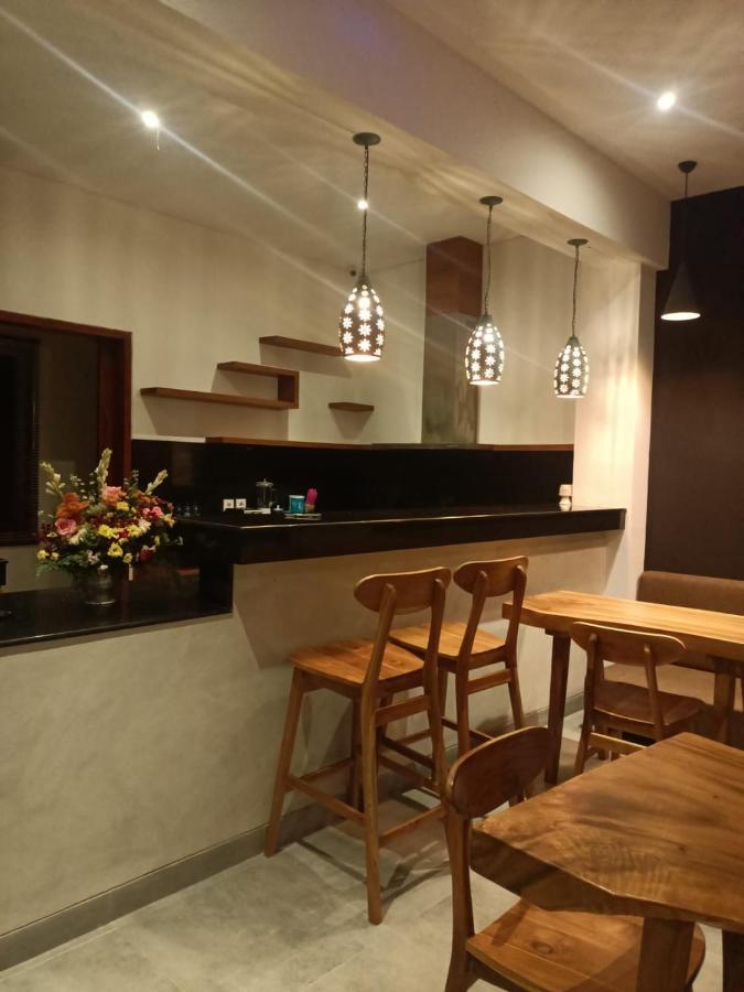 The Kd Suites & Coffee Shop Munggu Exterior photo