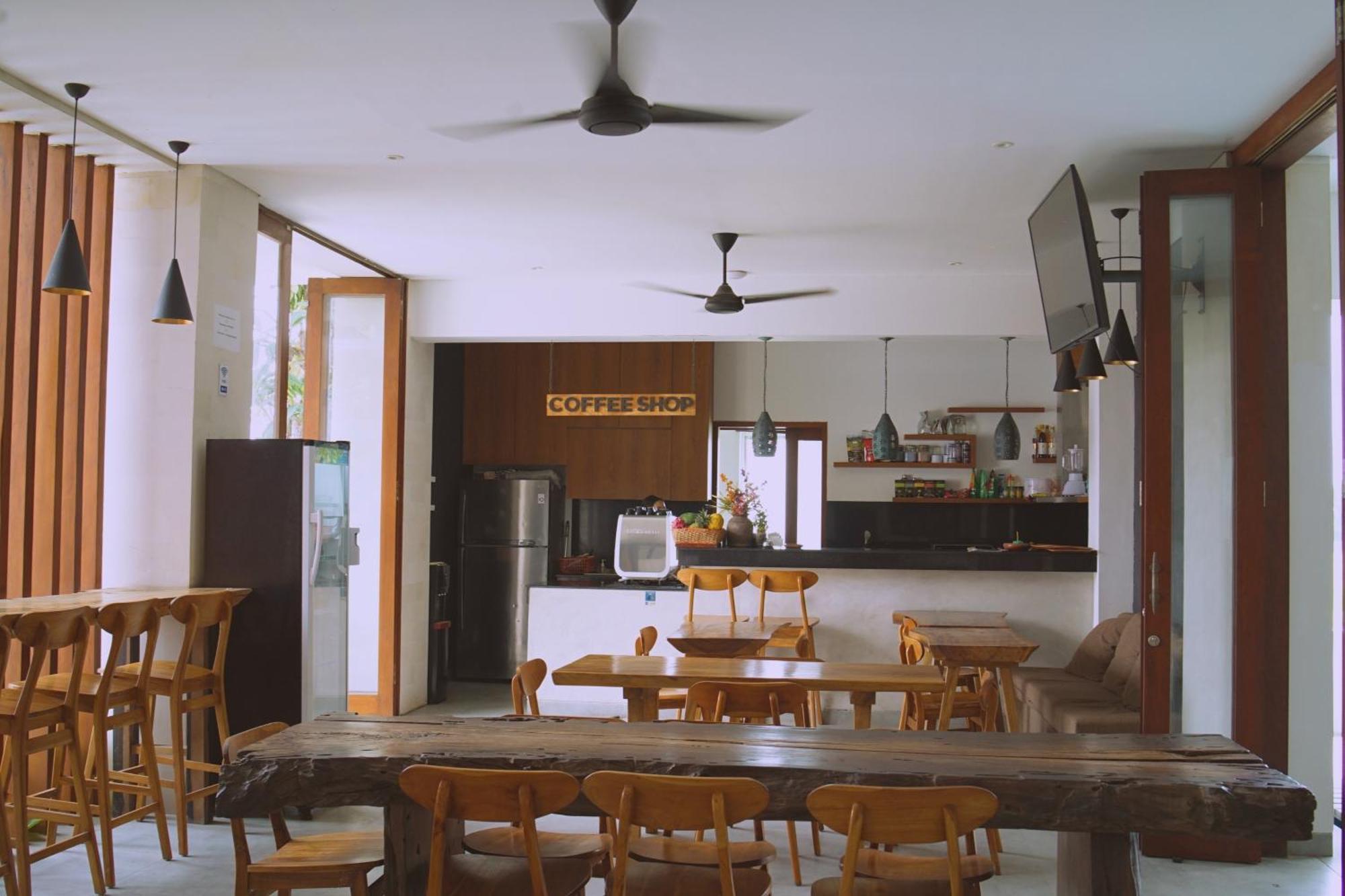 The Kd Suites & Coffee Shop Munggu Exterior photo